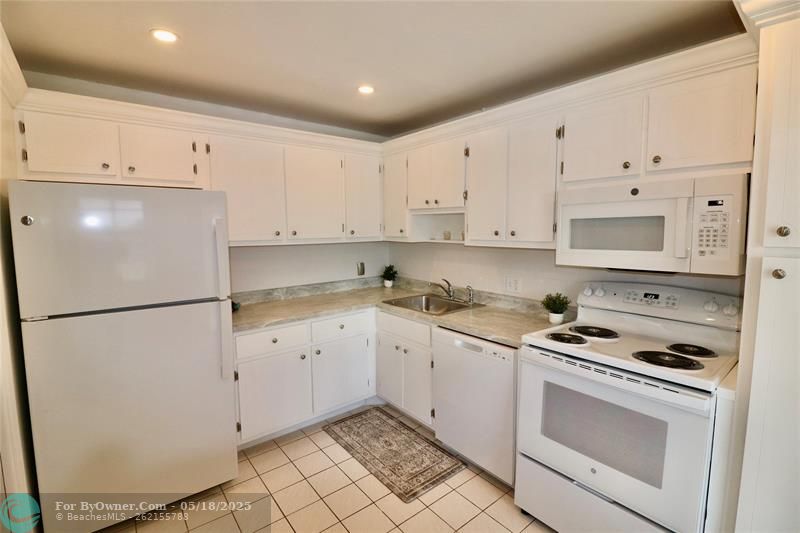 2801 N Palm Aire Dr #505, Pompano Beach, Florida image 8