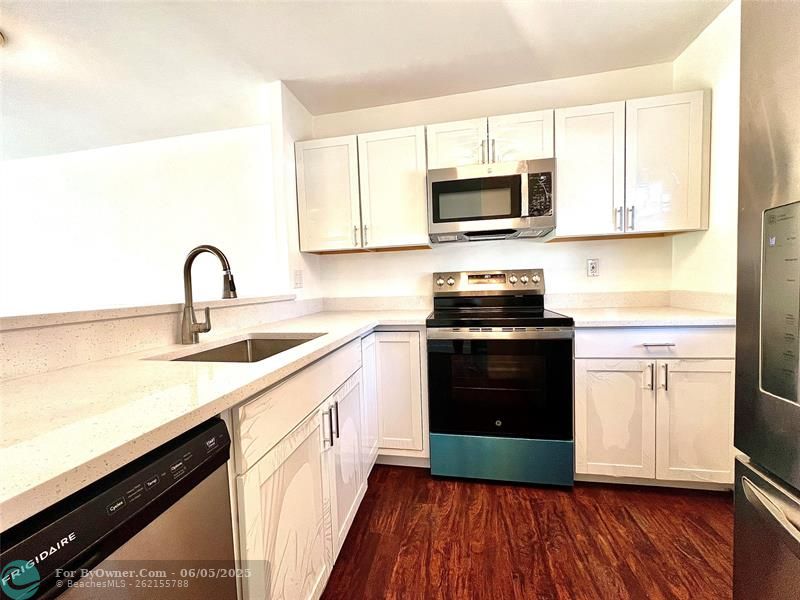 5001 W Oakland Park Blvd #111, Lauderdale Lakes, Florida image 4