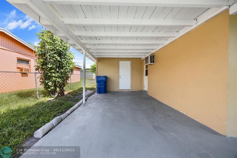 1640 W 11th St, Riviera Beach, Florida image 28