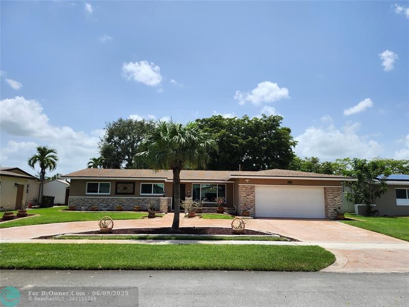600 NW 93rd Ave, Pembroke Pines, Florida image 2
