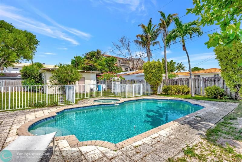 1961 NE 3rd St, Deerfield Beach, Florida image 5