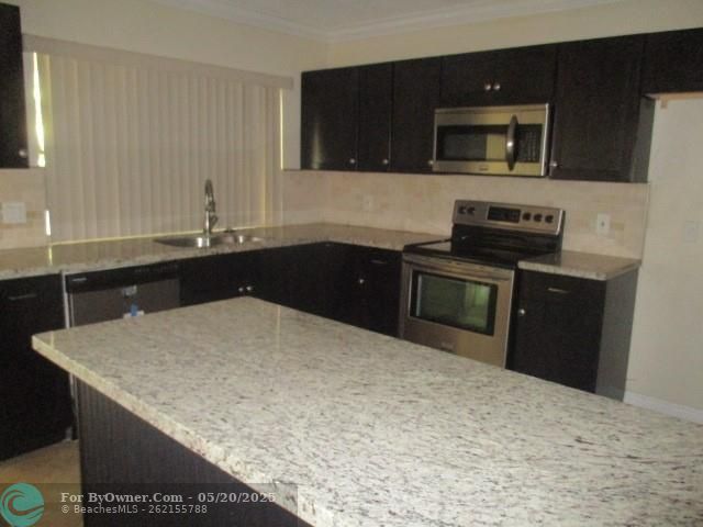 5207 Bayberry Ln, Tamarac, Florida image 7