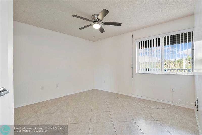 Secondary bedroom