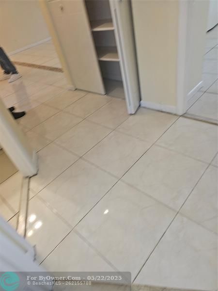 5171 W Oakland Park Blvd #203, Lauderdale Lakes, Florida image 24