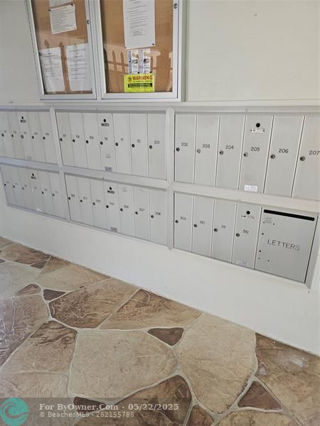 5171 W Oakland Park Blvd #203, Lauderdale Lakes, Florida image 5