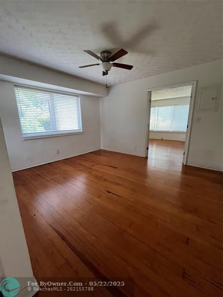 817 NE 37th St, Oakland Park, Florida image 8