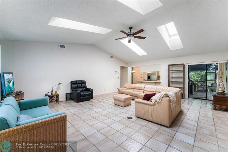 2340 NW 42nd Ave, Coconut Creek, Florida image 21