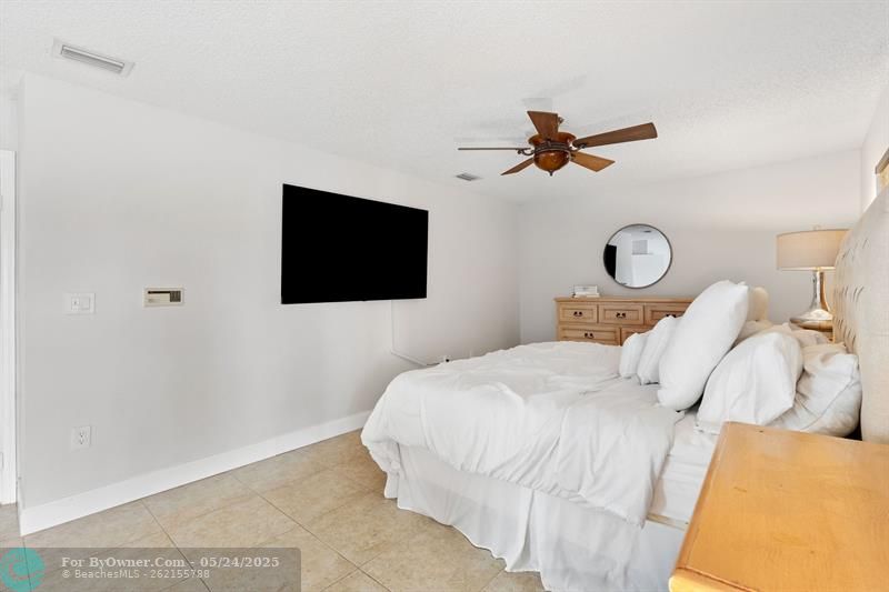 8313 NW 188th Ter, Hialeah, Florida image 41