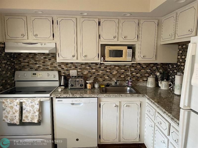 7410 NW 1st St #202, Margate, Florida image 1