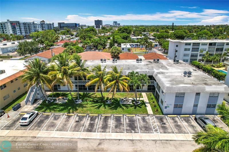 705 NE 2nd St #8, Hallandale Beach, Florida image 3