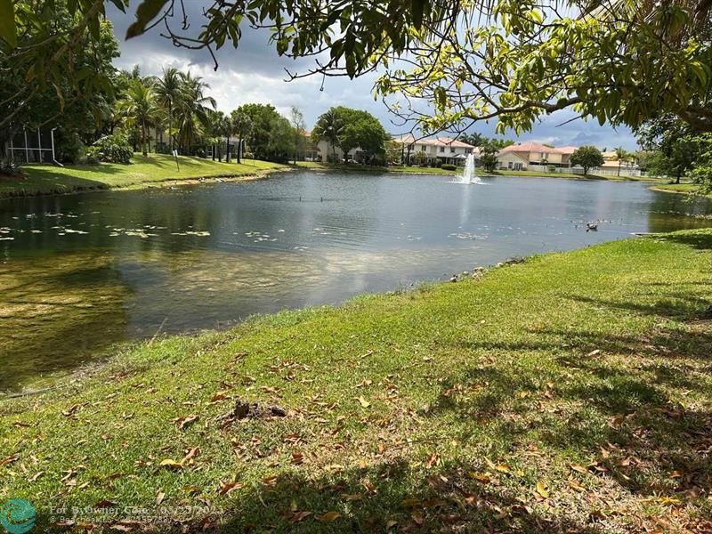 73 Gables Blvd, Weston, Florida image 9