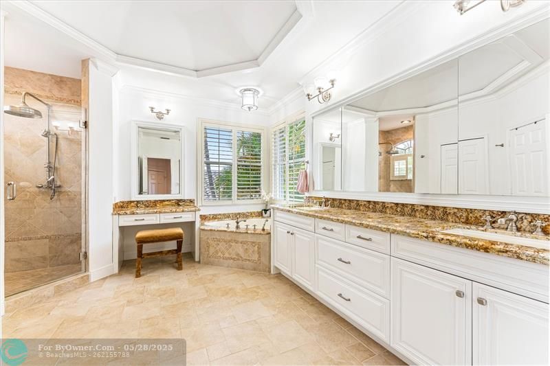 2527 Montclaire Cir, Weston, Florida image 32