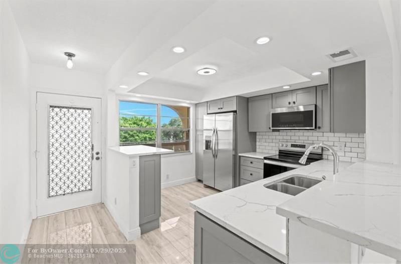 2304 Lucaya Ln #B4, Coconut Creek, Florida image 2