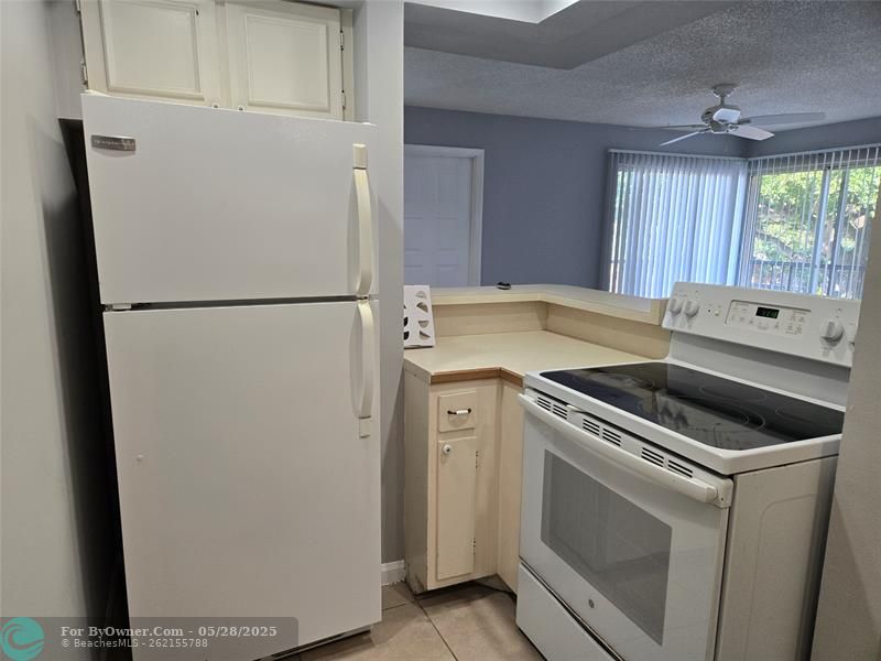 1815 Fairview Villas Drive #3, Palm Springs, Florida image 8