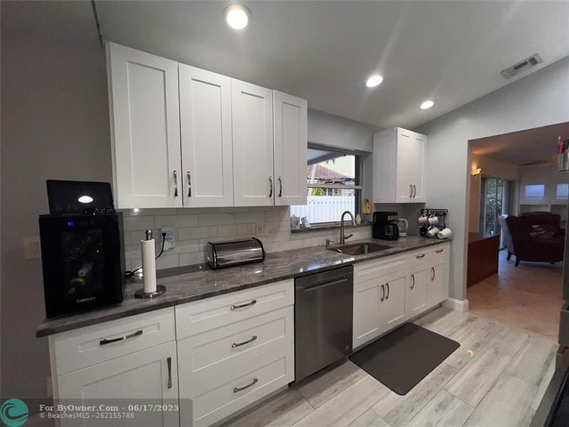 3433 Sands Harbor Trce, Pompano Beach, Florida image 12