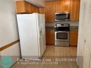 9803 NW 3rd Ct #11, Plantation, Florida image 10