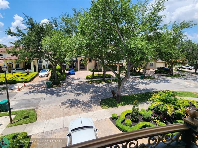 8420 NW 169th Ter, Miami Lakes, Florida image 36