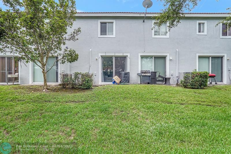 8713 Cypress Walk Ct, Tamarac, Florida image 36