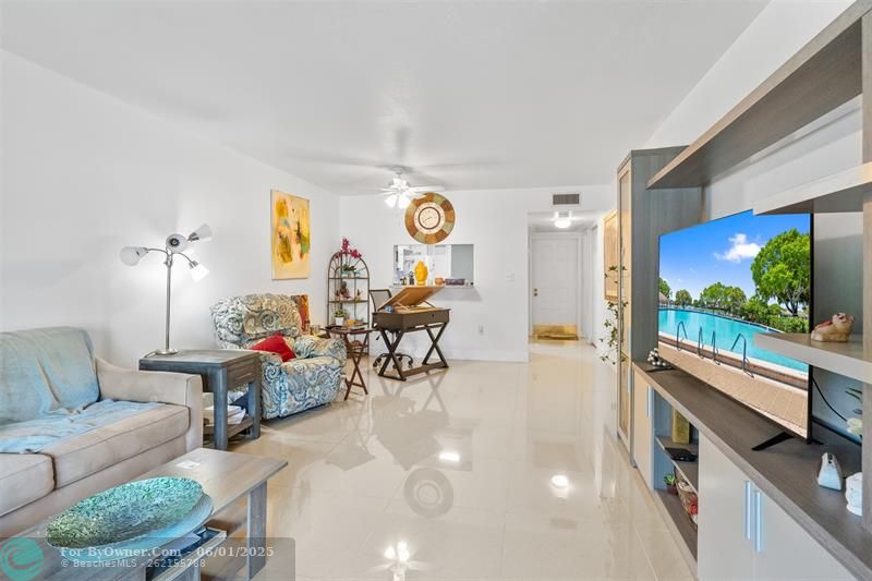 1101 Colony Point Cir #116, Pembroke Pines, Florida image 3
