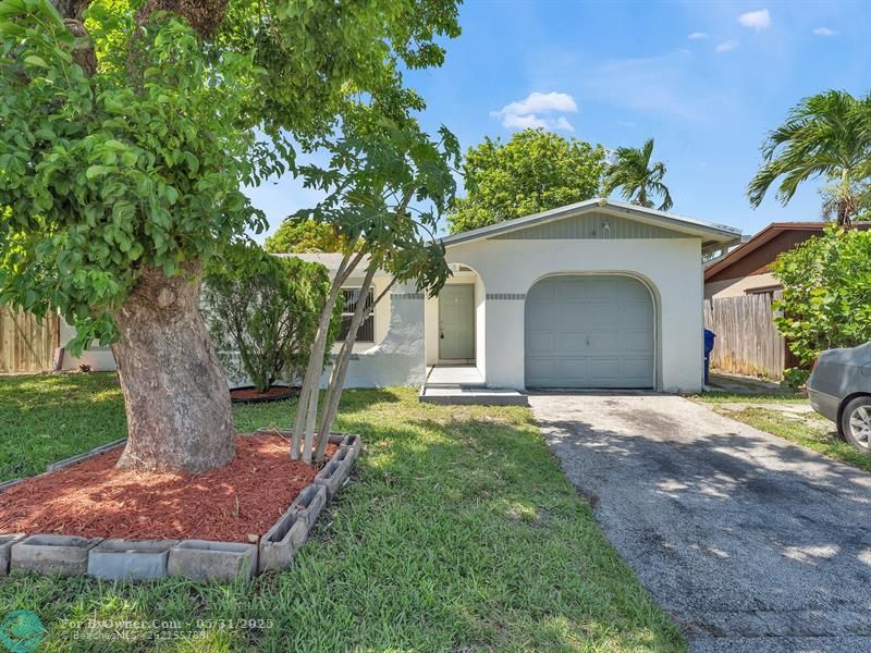 8251 SW 4th Ct, North Lauderdale, Florida image 1