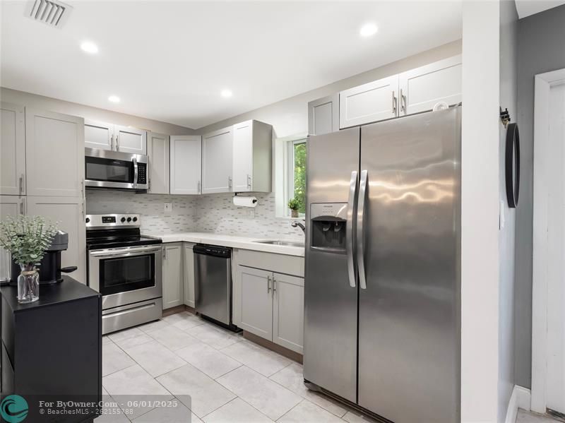 3200 NW 5th Ter #25, Pompano Beach, Florida image 6