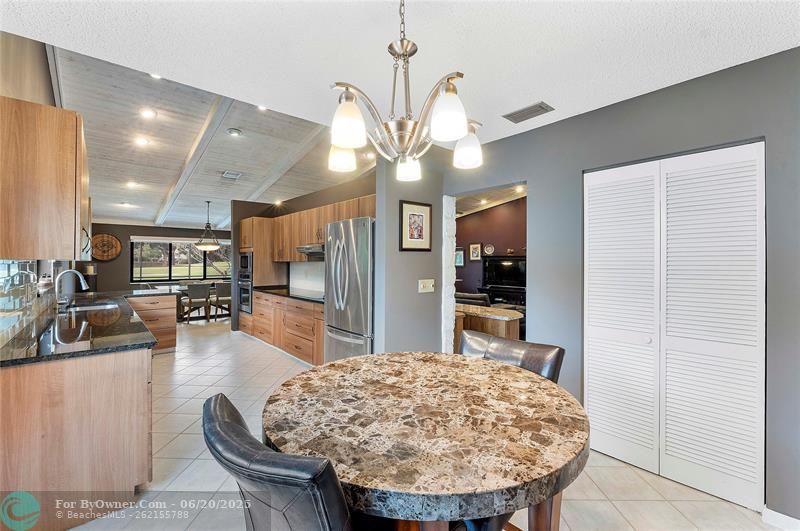 8208 NW 80th St, Tamarac, Florida image 16