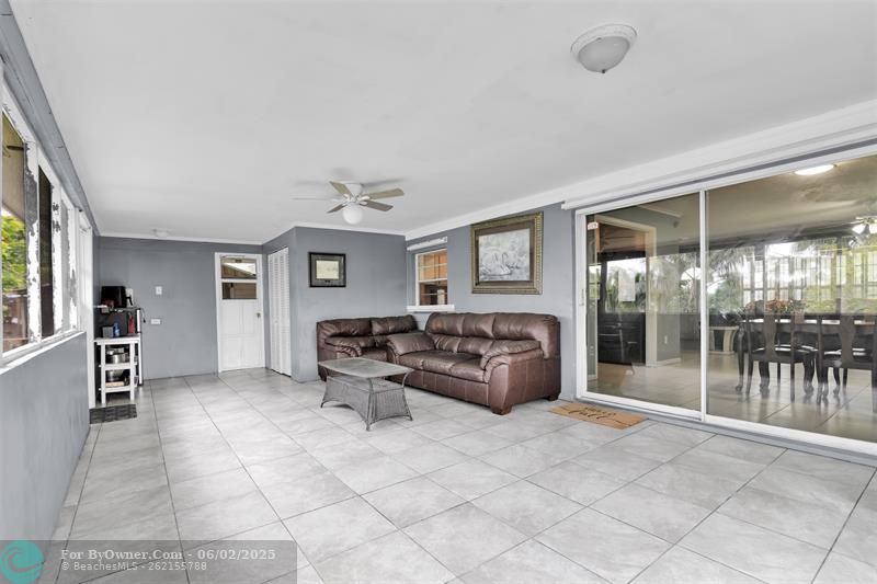 324 Davis Rd, Palm Springs, Florida image 25