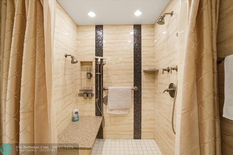 XLARGE ZERO ENTRY SHOWER STALL