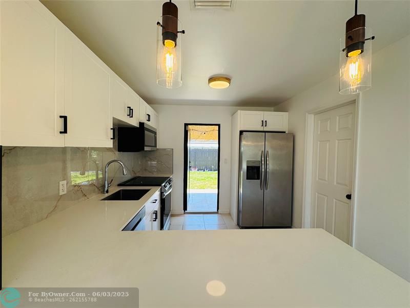 1472 NE 30th Ct, Pompano Beach, Florida image 10