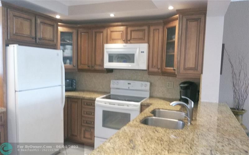206 SE 10th St #406, Dania Beach, Florida image 9