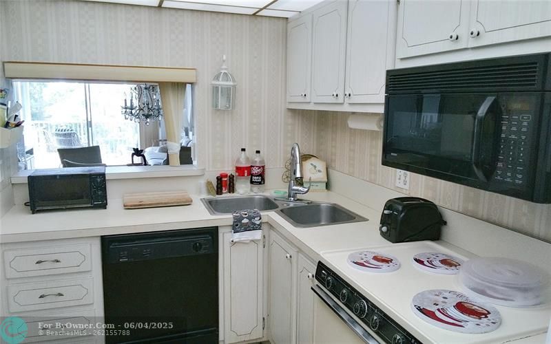 465 Paradise Isle Blvd #306, Hallandale Beach, Florida image 8