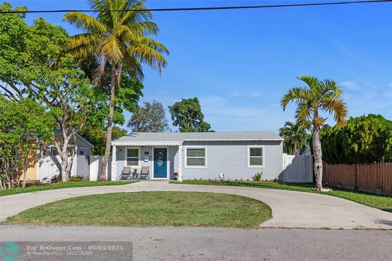 2431 Grant St, Hollywood, Florida image 2