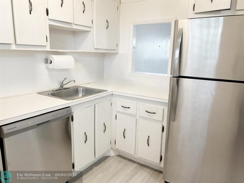 220 SW 9th Ave #418, Hallandale Beach, Florida image 8