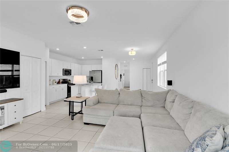 5471 Flannigan Way, Lake Worth, Florida image 10