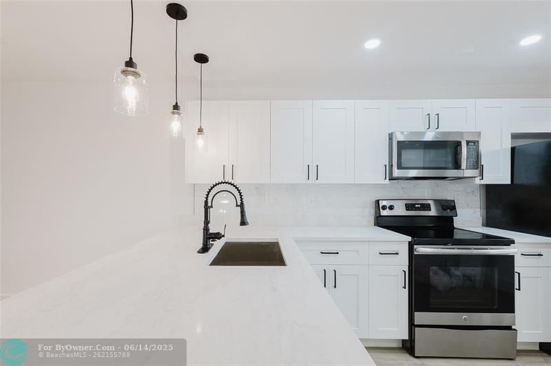7579 NW 79th Ave #205, Tamarac, Florida image 5