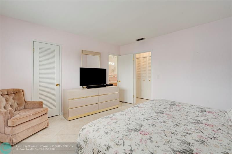 1201 S Riverside Dr #304, Pompano Beach, Florida image 13