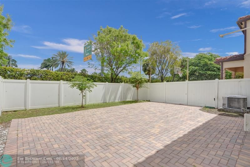 4875 NW 55th Place, Tamarac, Florida image 9
