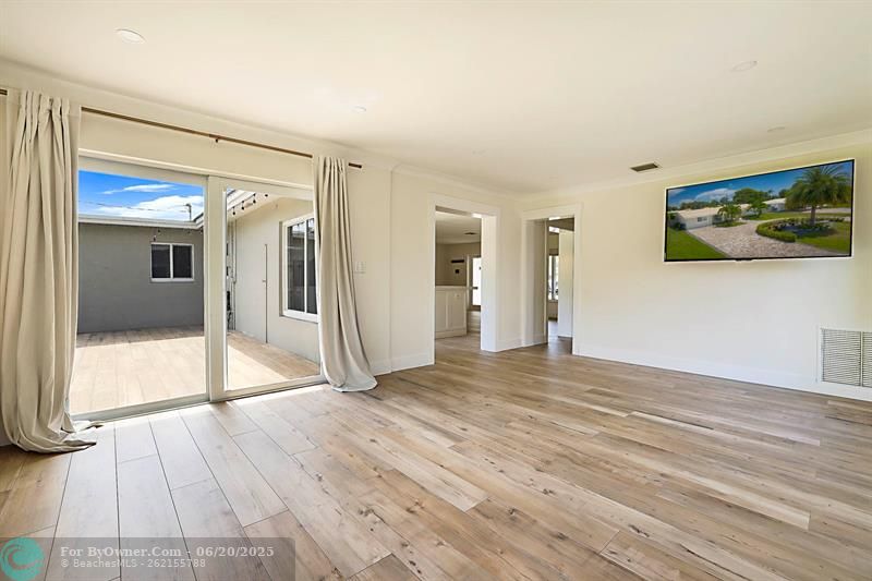 2445 SE 7th St, Pompano Beach, Florida image 28