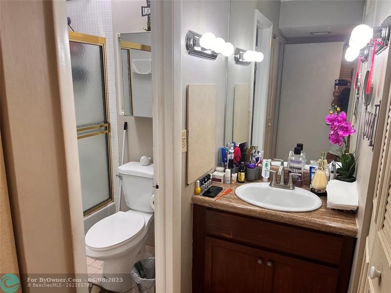 3690 Inverrary Dr #2C, Lauderhill, Florida image 11