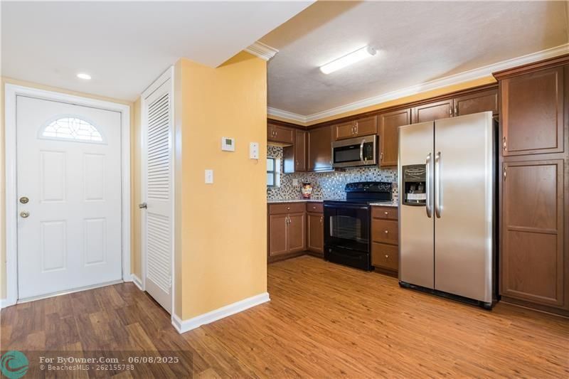 9800 N Hollybrook Lake Dr #309, Pembroke Pines, Florida image 8