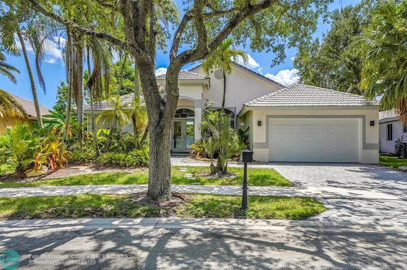 3039 Lakewood Dr, Weston, Florida image 2
