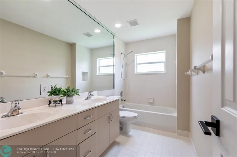 4940 Kensington Cir, Coral Springs, Florida image 28