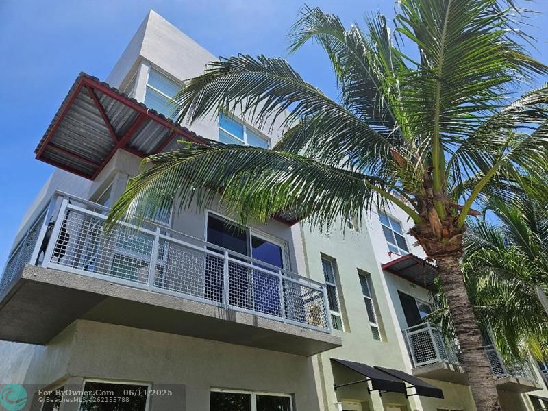 4331 NE 1st Ter, Oakland Park, Florida image 2