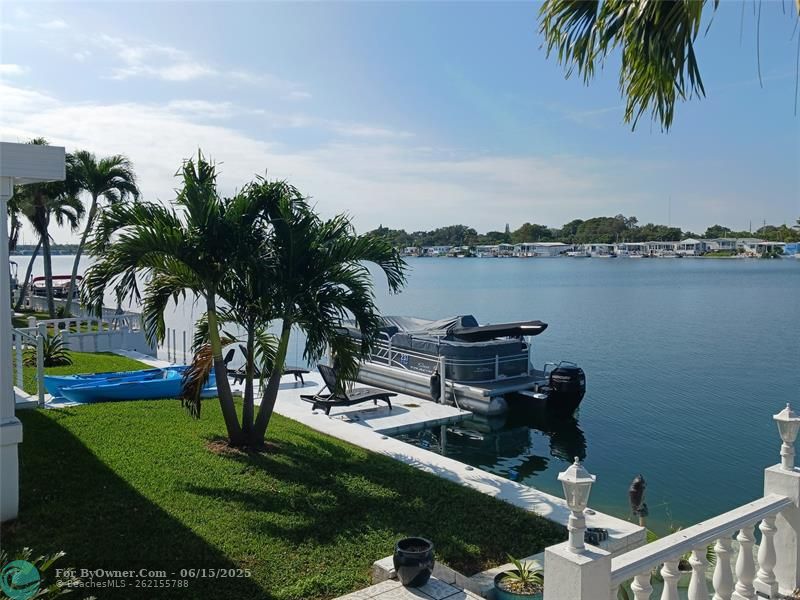 210 Lake Shore Dr, Pembroke Park, Florida image 10