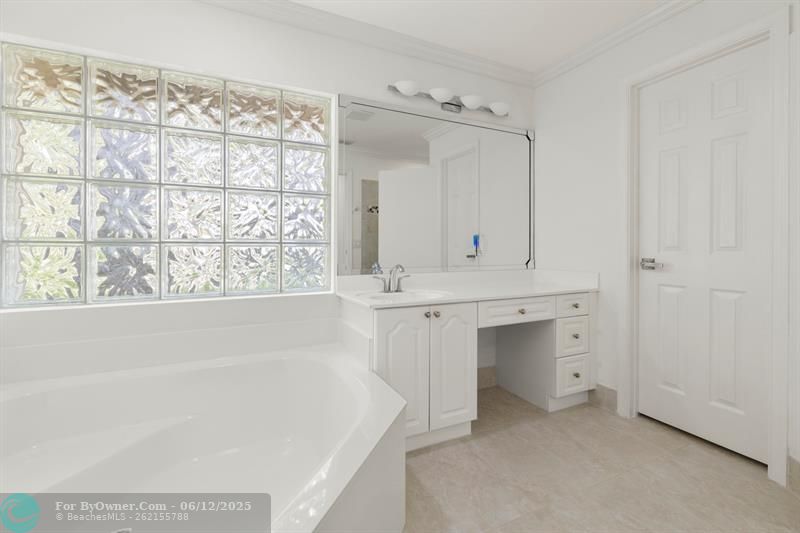 3707 Oak Ridge Cir, Weston, Florida image 19