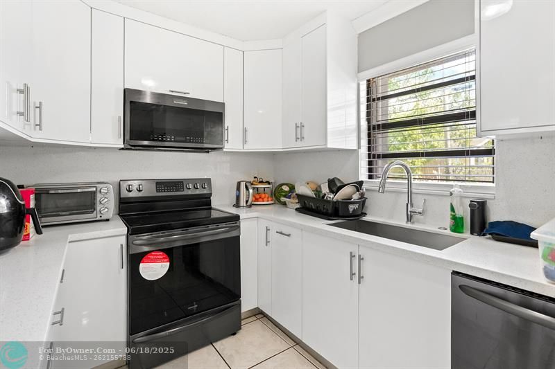 2721 NW 22nd St, Fort Lauderdale, Florida image 13