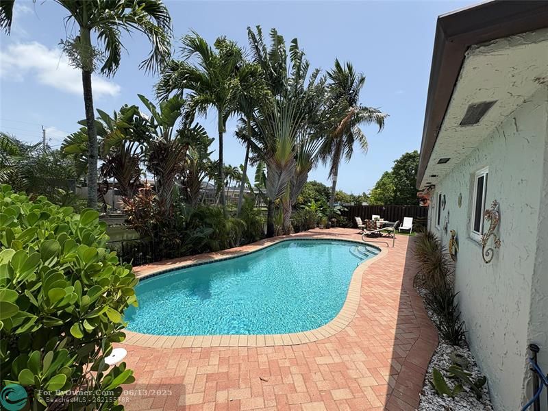 1729 NW 37th St, Oakland Park, Florida image 25