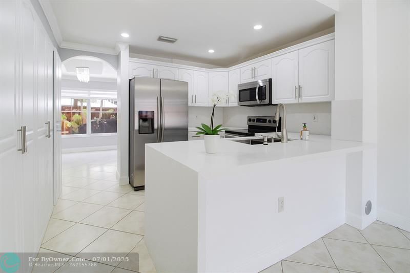 8544 NW 140th Ter #1002, Miami Lakes, Florida image 17