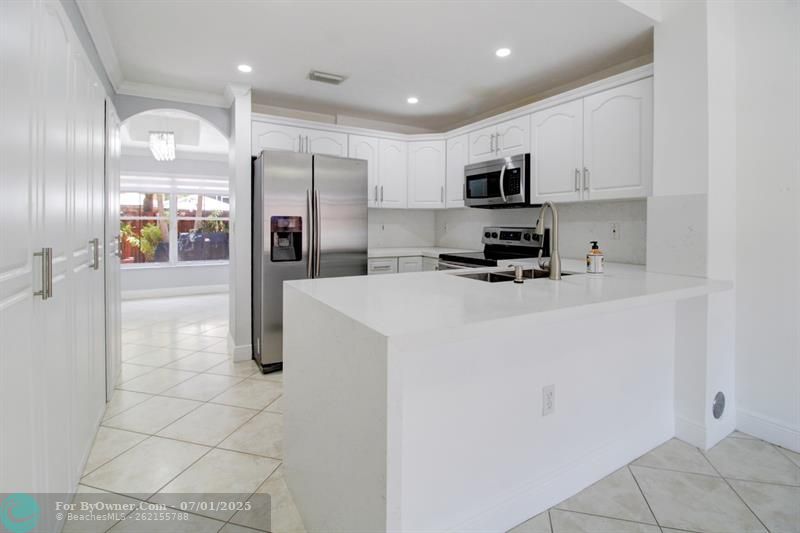 8544 NW 140th Ter #1002, Miami Lakes, Florida image 18