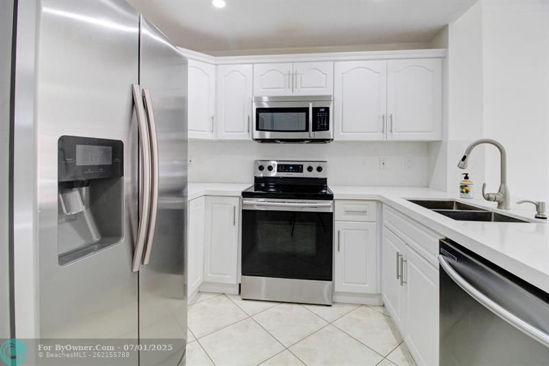 8544 NW 140th Ter #1002, Miami Lakes, Florida image 9